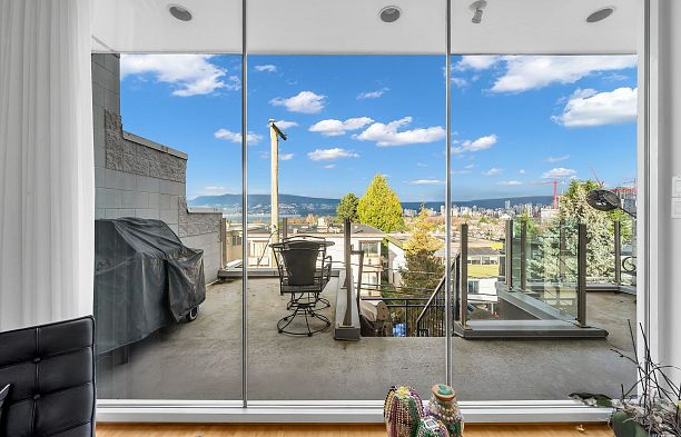 PH 2065 W 4th Avenue Kitsilano