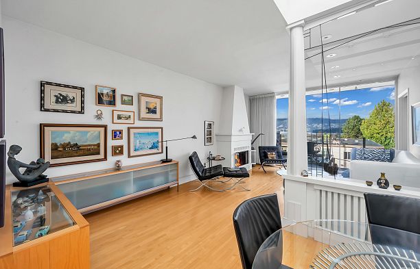 PH 2065 W 4th Avenue Kitsilano