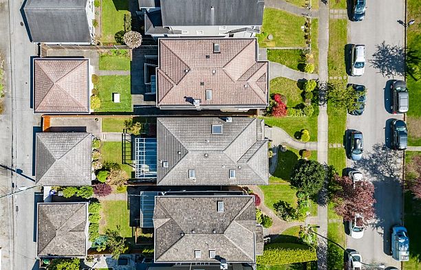 2739 W 32nd Avenue MacKenzie Heights