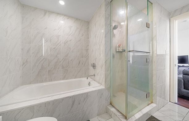 608 8488 CORNISH STREET, Vancouver BC V6P 0C2 S.W. Marine