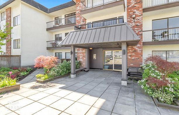 302 2040 CORNWALL AVENUE, Vancouver BC V6J 1E1 Kitsilano