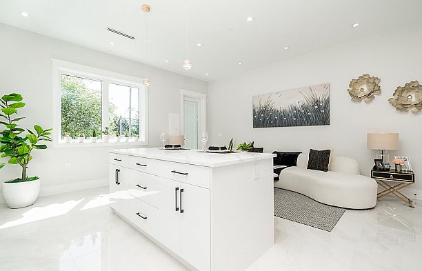 2356 West 16th Avenue Arbutus