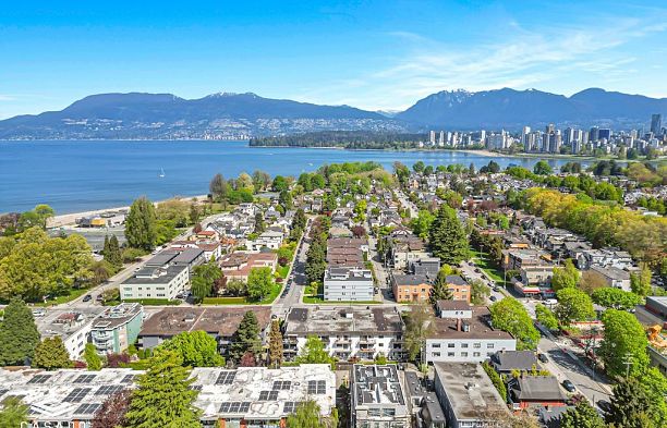 302 2040 CORNWALL AVENUE, Vancouver BC V6J 1E1 Kitsilano