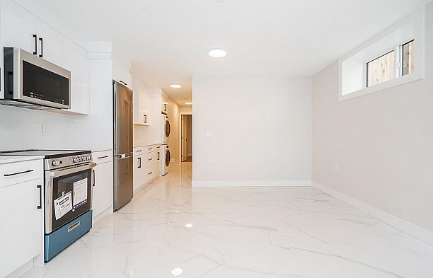 2356 West 16th Avenue Arbutus