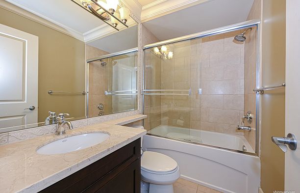 2978 W 21 Avenue Arbutus