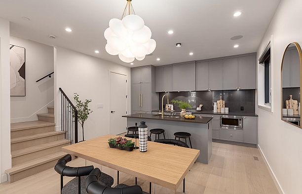 1 3858 W 13TH AVENUE, Vancouver BC V6R 2S8 Point Grey