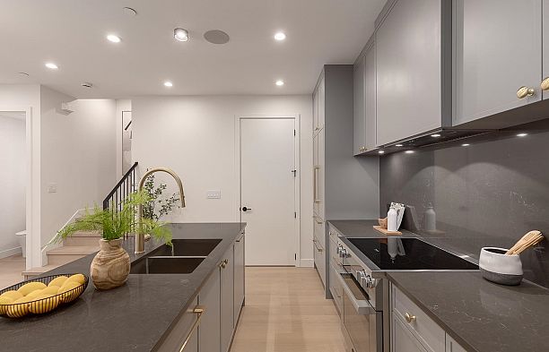 1 3858 W 13TH AVENUE, Vancouver BC V6R 2S8 Point Grey