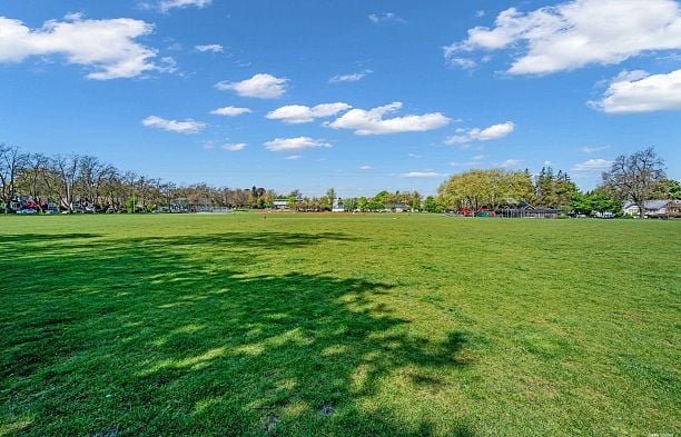307 2288 MARSTRAND AVENUE, Vancouver BC V6K 4S9 Kitsilano