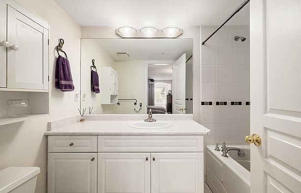 206 5723 COLLINGWOOD STREET, Vancouver BC V6N 4K6 Dunbar