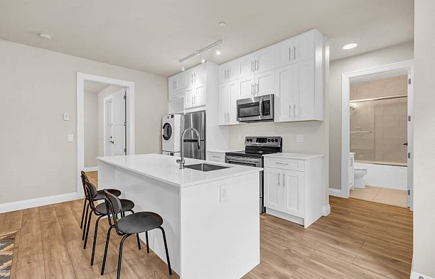 Basement Suite 2475 W 16TH AVENUE, Vancouver BC V6K 3B7 Kitsilano