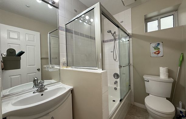 Basement Suite 3962 W 24TH AVENUE, Vancouver BC V6S 1M2 Dunbar