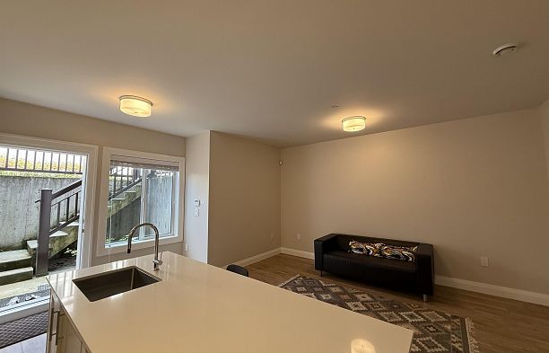 Basement Suite 2475 W 16TH AVENUE, Vancouver BC V6K 3B7 Kitsilano