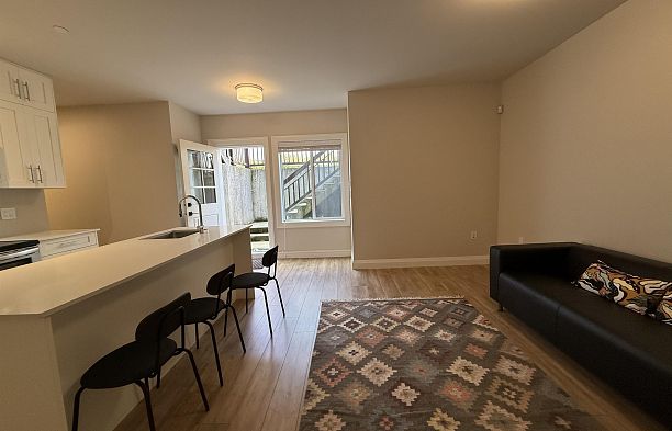 Basement Suite 2475 W 16TH AVENUE, Vancouver BC V6K 3B7 Kitsilano