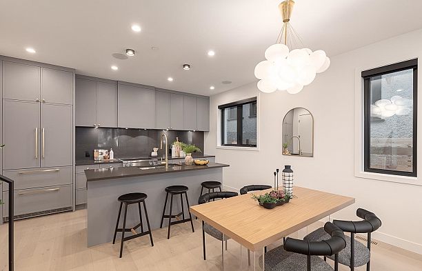 1 3858 W 13TH AVENUE, Vancouver BC V6R 2S8 Point Grey