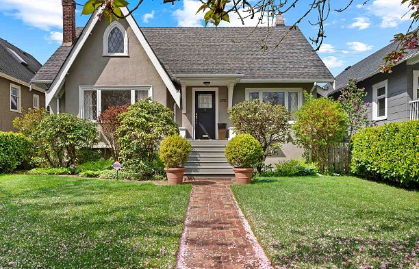 3755 DUNBAR STREET, Vancouver BC V6S 2C8 Dunbar
