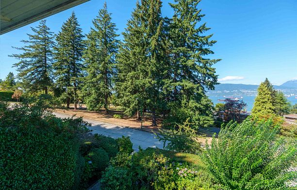 4650 W 2ND AVENUE, Vancouver BC V6R 1L1 Point Grey