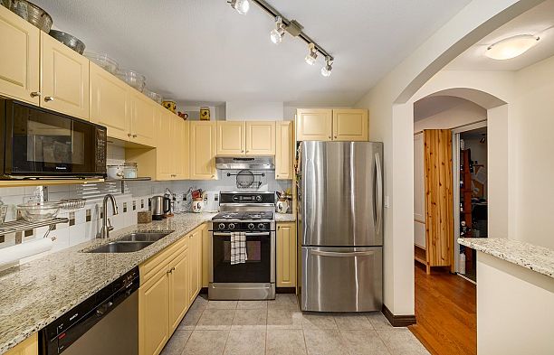 206 5723 COLLINGWOOD STREET, Vancouver BC V6N 4K6 Dunbar