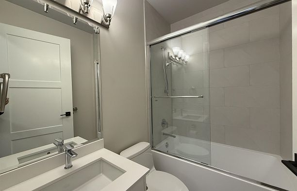 Basement Suite 2475 W 16TH AVENUE, Vancouver BC V6K 3B7 Kitsilano