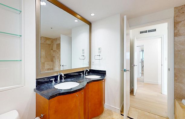 1004 1650 BAYSHORE DRIVE, Vancouver BC V6G 3K2 Coal Harbour