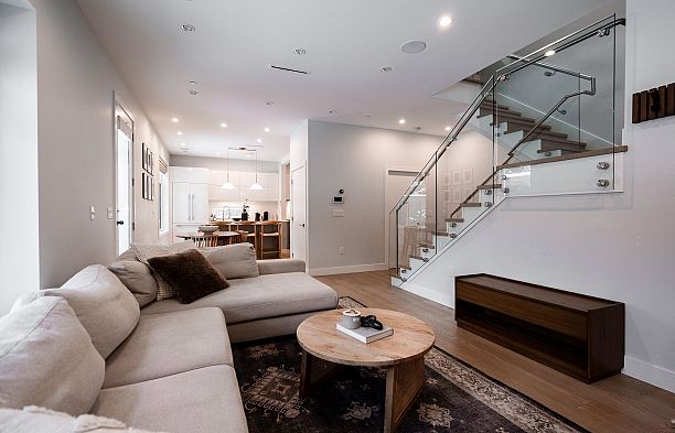 3337 W 40TH AVENUE, Vancouver BC V6N 3B5 Dunbar
