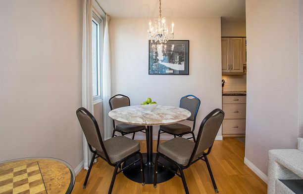303 1575 BEACH AVENUE, Vancouver BC V6G 1Y5 West End VW