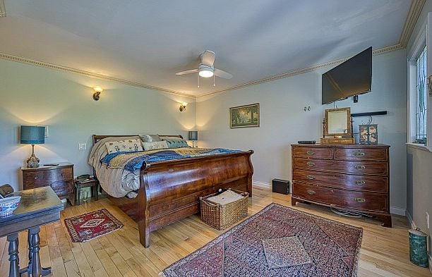 8184 EAST BOULEVARD, Vancouver BC V6P 5R6 S.W. Marine