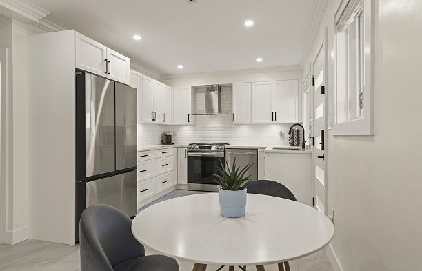 5292 DUNBAR STREET, Vancouver BC V6N 1V9 Dunbar