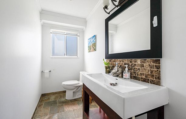 2798 W 20th Avenue Arbutus
