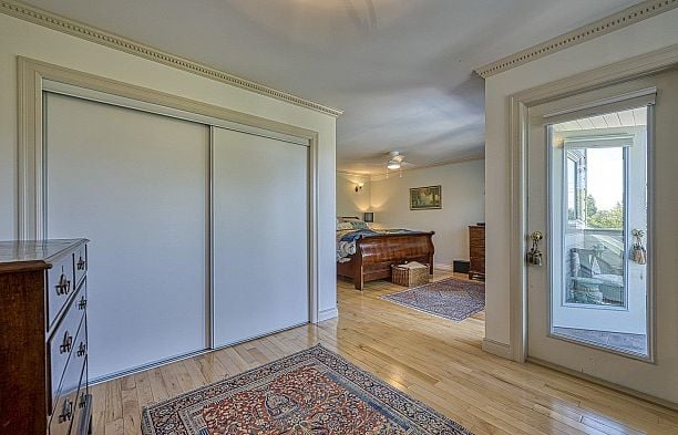 8184 EAST BOULEVARD, Vancouver BC V6P 5R6 S.W. Marine