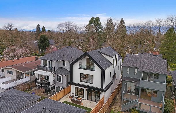 2 3880 W 23rd Avenue Dunbar