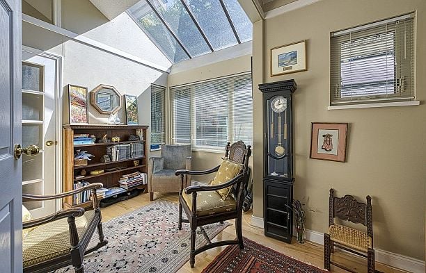 8184 EAST BOULEVARD, Vancouver BC V6P 5R6 S.W. Marine