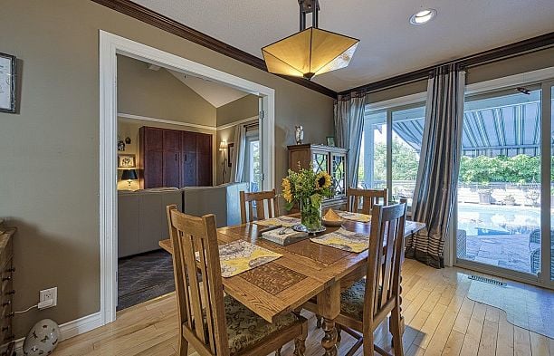 8184 EAST BOULEVARD, Vancouver BC V6P 5R6 S.W. Marine