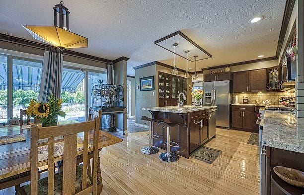 8184 EAST BOULEVARD, Vancouver BC V6P 5R6 S.W. Marine