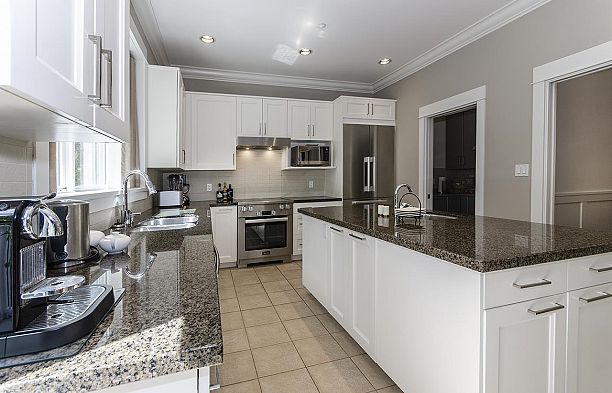 3322 W 40TH AVENUE, Vancouver BC V6N 3B6 Dunbar