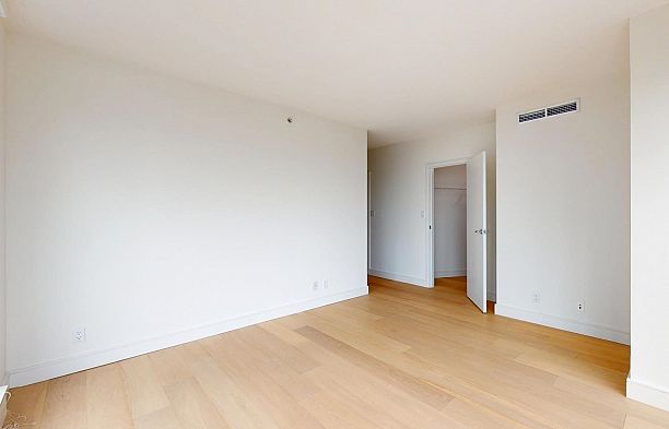 1004 1650 BAYSHORE DRIVE, Vancouver BC V6G 3K2 Coal Harbour