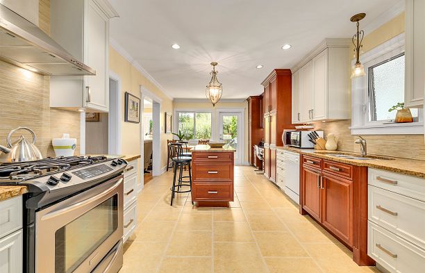 252 W 23rd Avenue Cambie