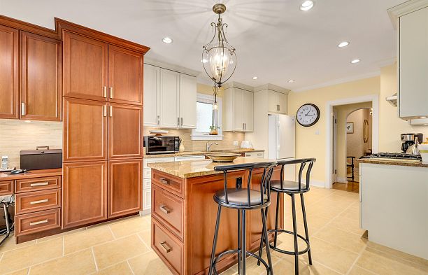 252 W 23rd Avenue Cambie