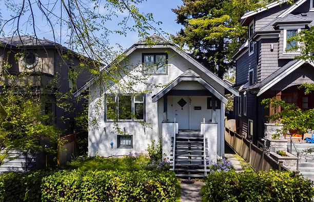 3841 W 24th Avenue Dunbar
