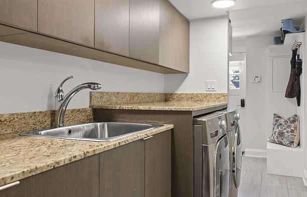 2796 W 37th Avenue Kerrisdale