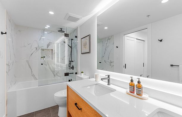 3218 Heather Street Cambie