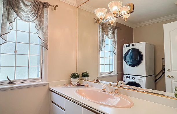 2389 W 21st Avenue Arbutus