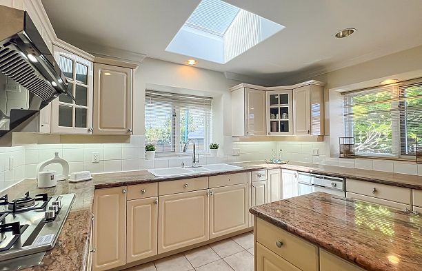 2389 W 21st Avenue Arbutus