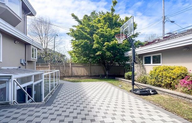 2389 W 21st Avenue Arbutus