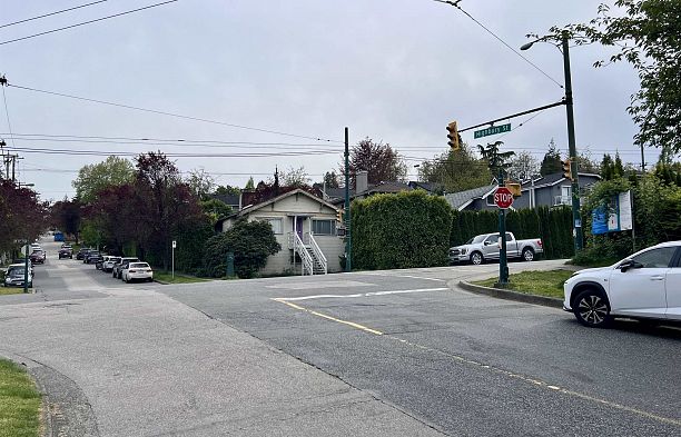 311 3727 W 10th Avenue Point Grey