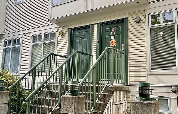 311 3727 W 10th Avenue Point Grey