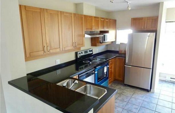 311 3727 W 10th Avenue Point Grey