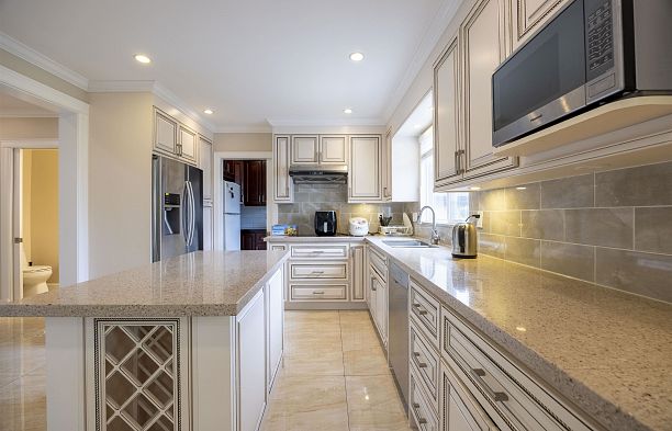915 W 33rd Avenue Cambie