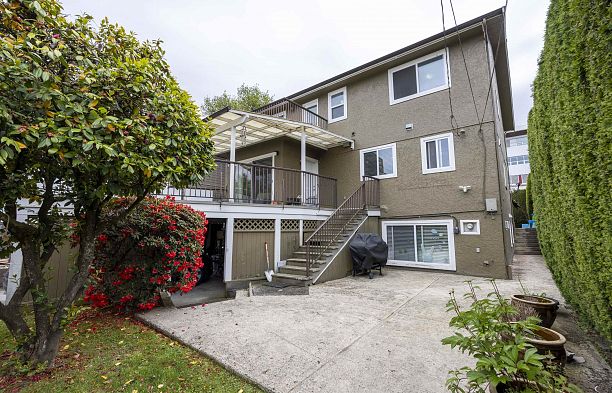 915 W 33rd Avenue Cambie