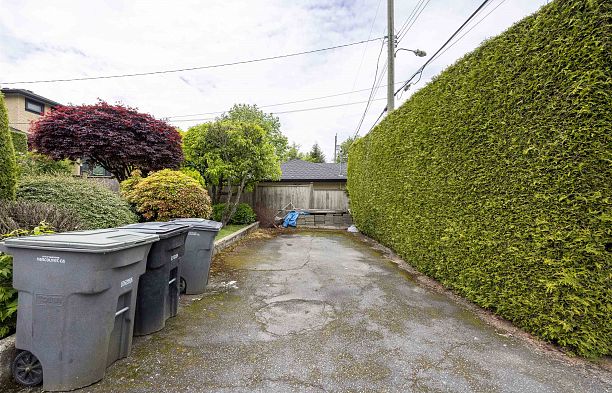 915 W 33rd Avenue Cambie