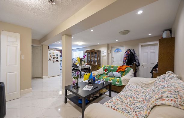 915 W 33rd Avenue Cambie
